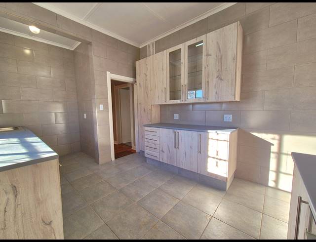 3 BEDROOM HOUSE FOR SALE IN BRENTHURST